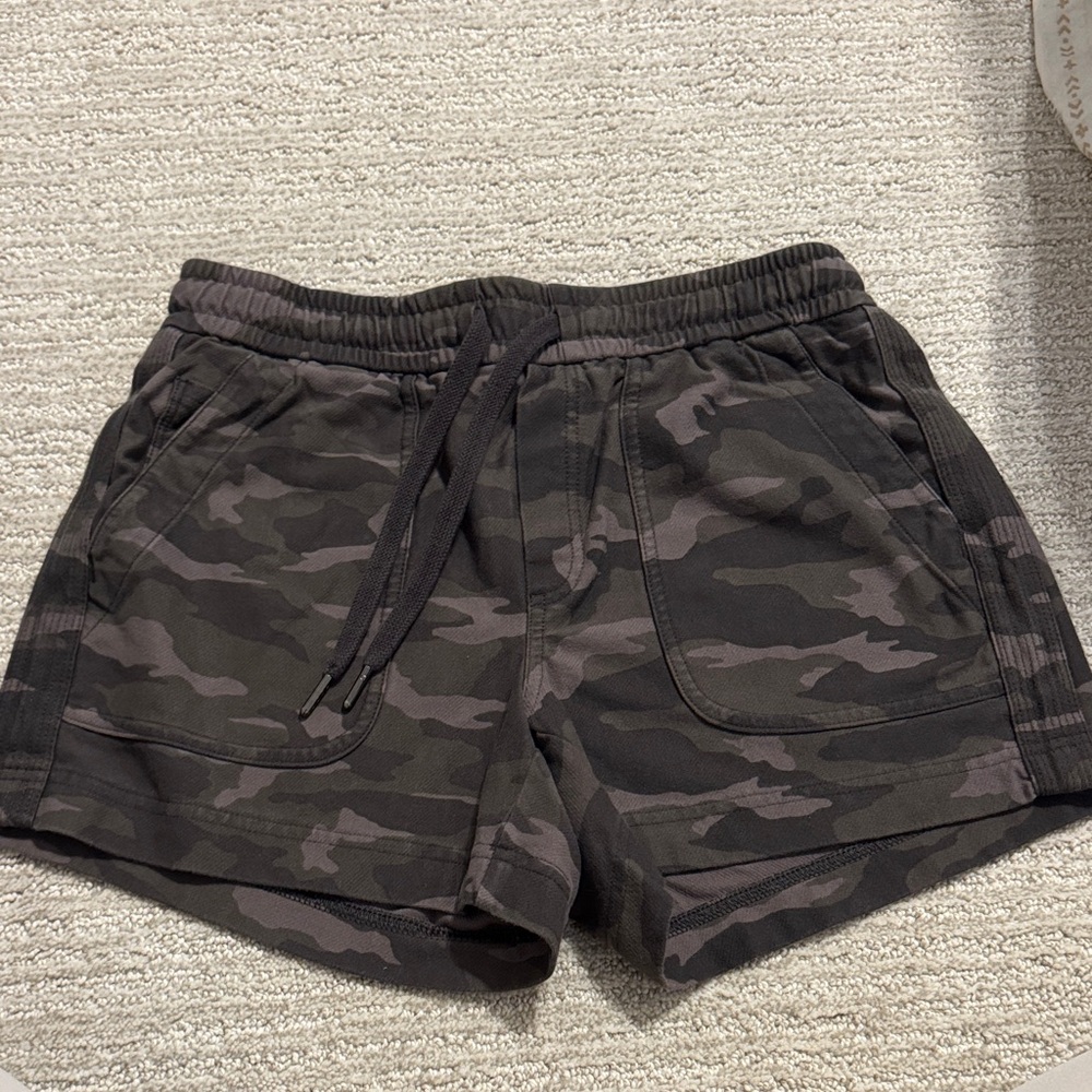 Athleta Gray Camo Shorts